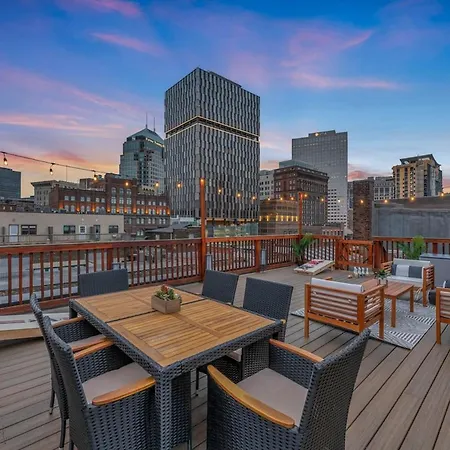 Penthouse Lofts On E 4Th, Private Rooftop Patio